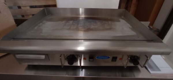 Použité- Elektrická grilovacia doska – 73cm – 4,4kW – hladká | MAXIMA BIG 09300075
