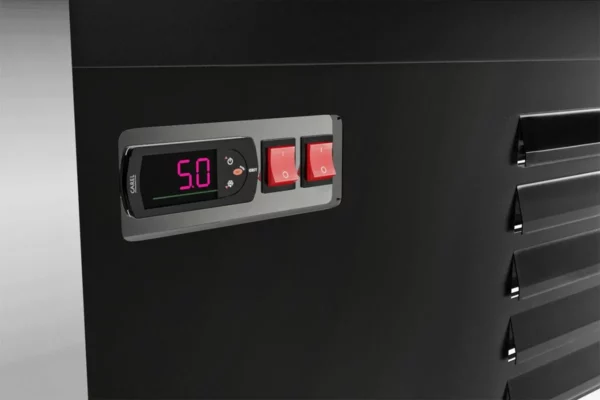 Nástenná chladiaca polica - 1100 mm - s LED osvetlením, sklenenými dvierkami a 4 policami - Image 4