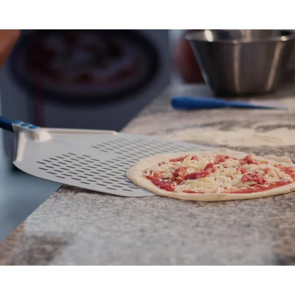 Lopata na pizzu z hliníka - 45 cm - perforovaná - Image 2