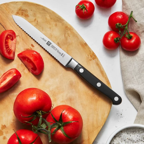 ZWILLING | PROFESSIONAL S - Univerzálny nôž s vlnitým ostrím - čepeľ: 130mm - Image 4