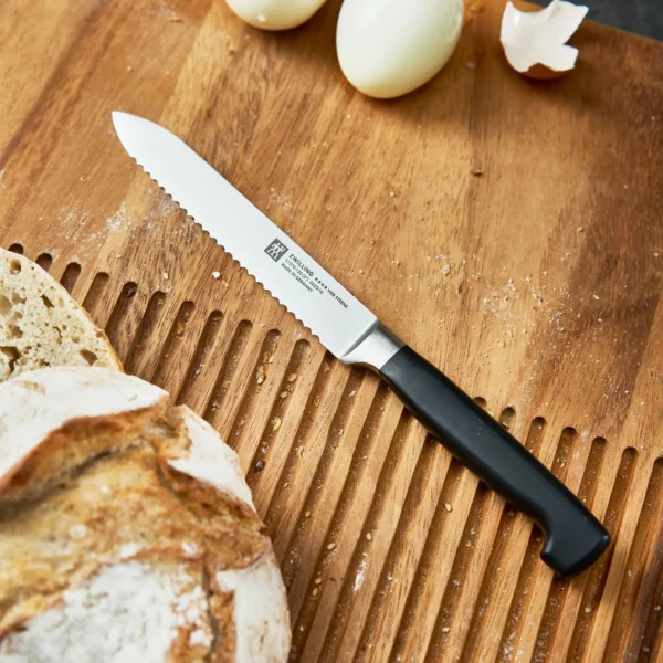 ZWILLING | VIER STERNE - Univerzálny nôž s vlnitým ostrím - čepeľ: 130mm - Image 10