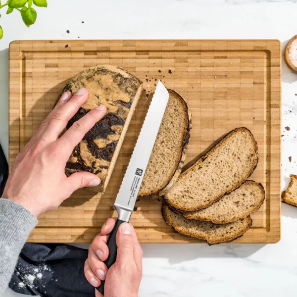 ZWILLING | TANREI - Nôž na chlieb s vlnitým ostrím - čepeľ: 200mm - strieborný - Image 3