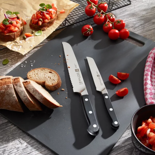 ZWILLING | PRO - Univerzálny nôž s vlnitým ostrím - čepeľ: 130mm - Image 5