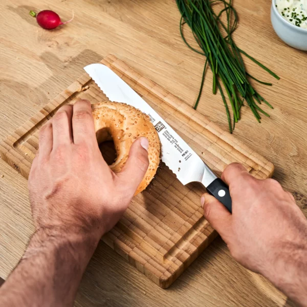 ZWILLING | PRO - Nôž na chlieb s vlnitým ostrím - čepeľ: 200mm - Image 8
