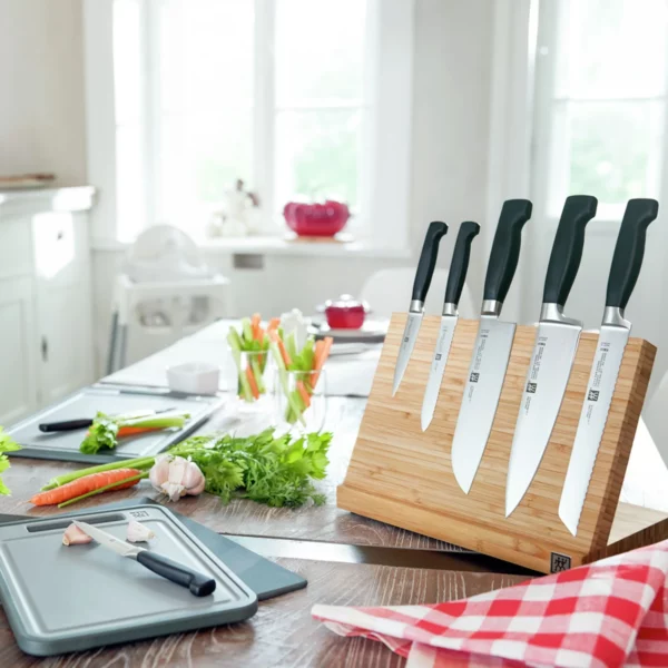 ZWILLING | FOUR STARS - Santoku nôž - čepeľ 18 cm - Image 4