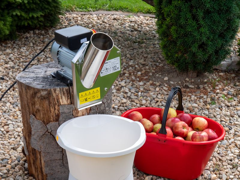 Drvič Strend Pro EFC-2, na ovocie, jablká, 550 W, 1 lit., 200 kg/h., 43x22x33 cm – Obrázok 4