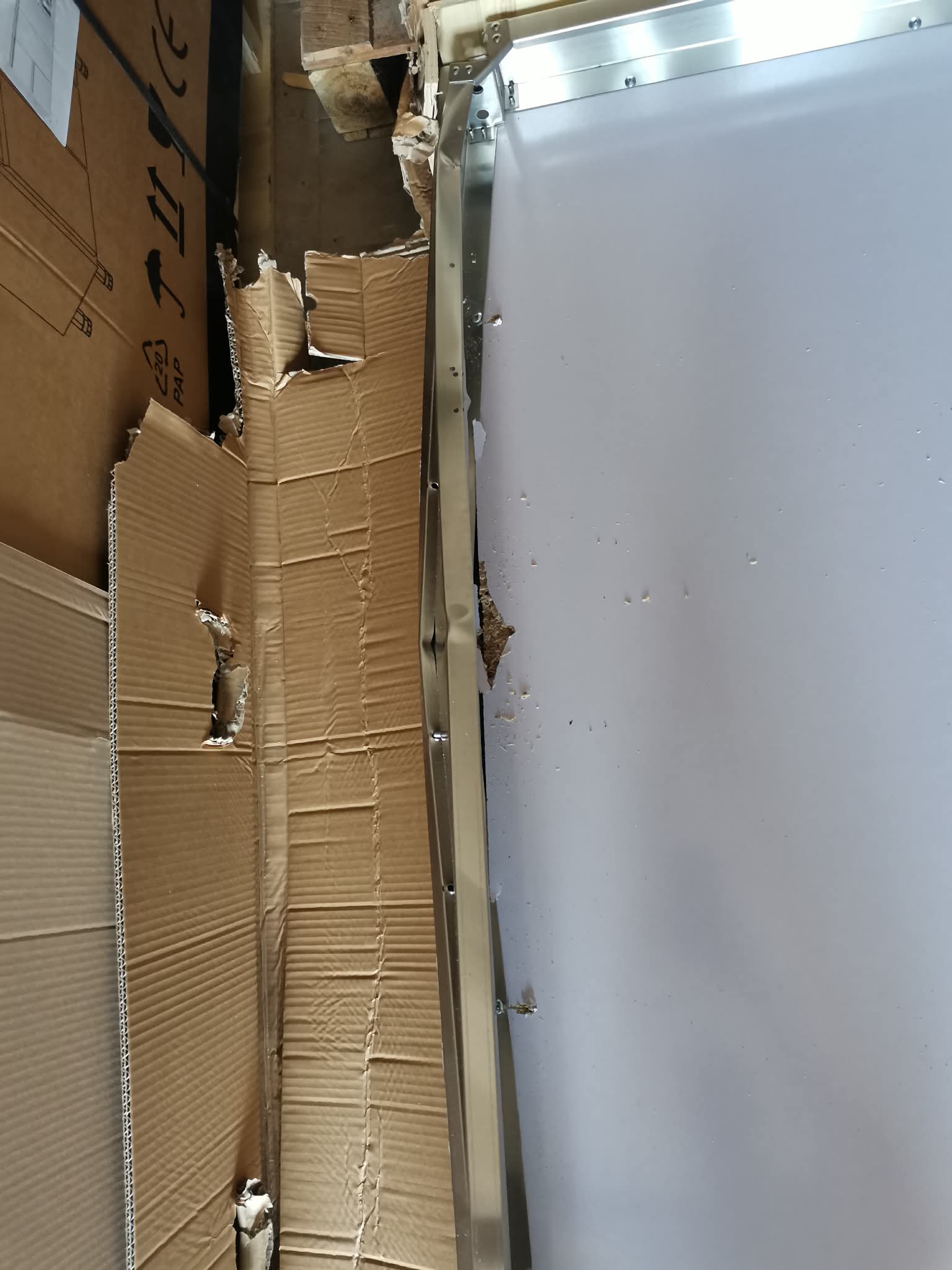 Nerezový pracovný stôl s lemom - 140 x 60 cm - so základnou policou Poškodený tovar – Obrázok 9